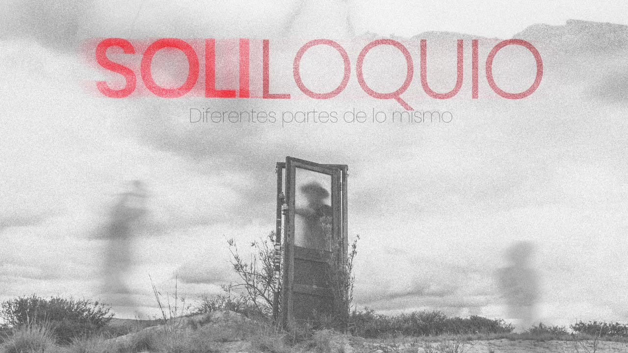 Arte visual de Soliloquio con una puerta en el paisaje